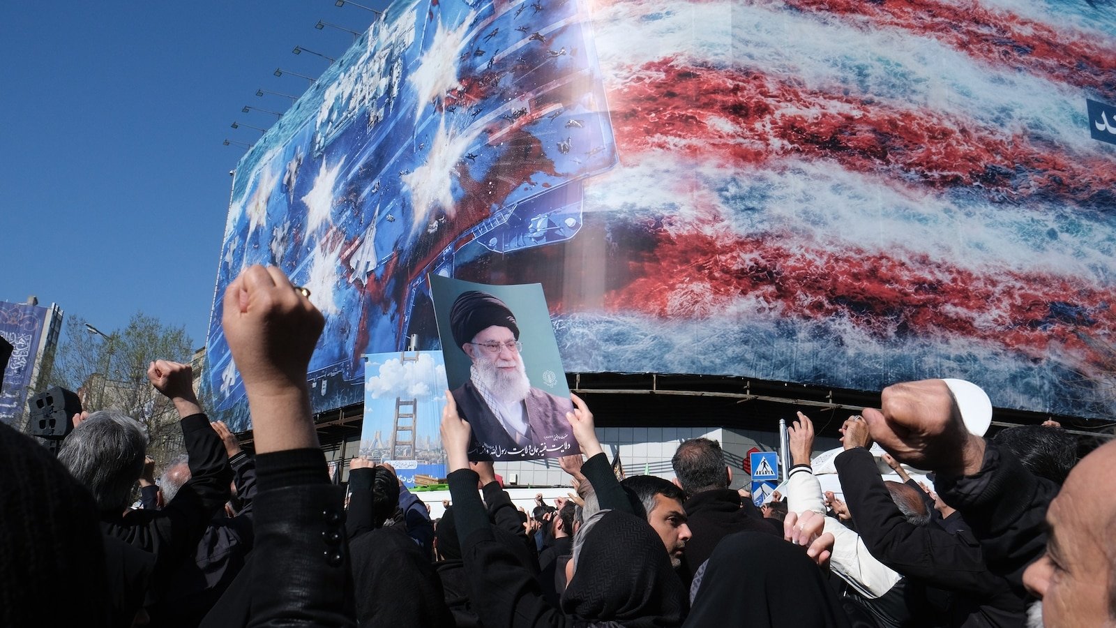 Con el resurgimiento del presidente Pezheshkian, Irán formó un consejo de liderazgo interino