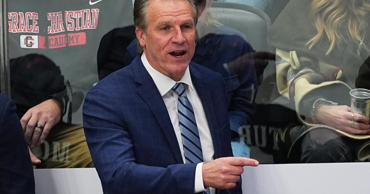 Los Kings despidieron al entrenador Jim Hiller en medio de las continuas luchas del equipo