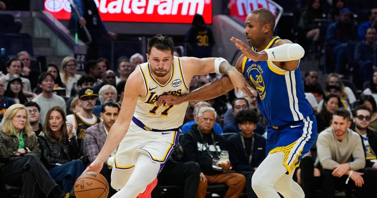 Luka Doncic y los Lakers vencieron a unos Warriors sin Curry